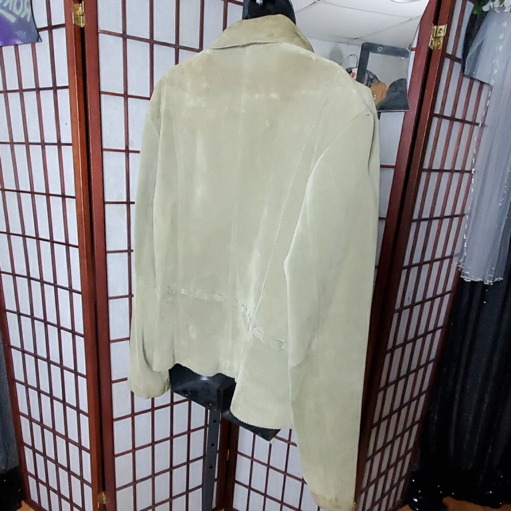 Jacket - Picture 3 of 4
